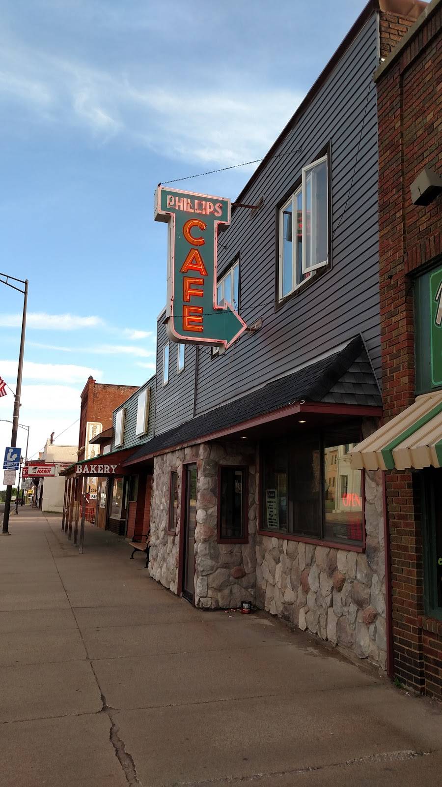 Phillips Cafe & Catering | restaurant | 167 N Lake Ave, Phillips, WI 54555, USA | 7153393232 OR +1 715-339-3232