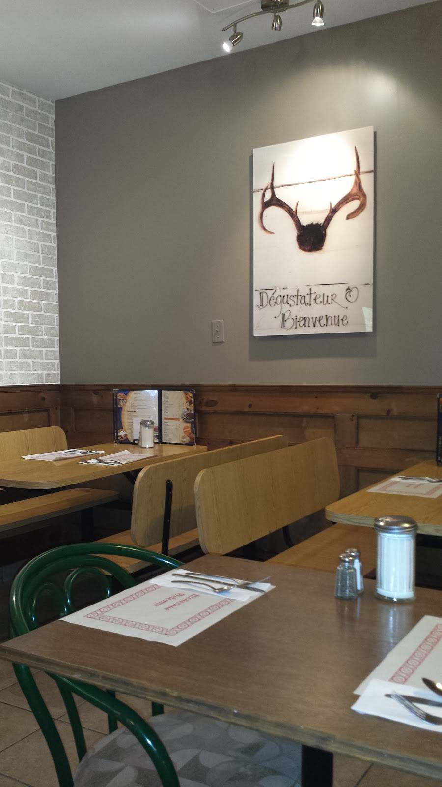 Dégustateur | restaurant | 2222 Rue King E, Sherbrooke, QC J1G 5G8, Canada | 8193464748 OR +1 819-346-4748