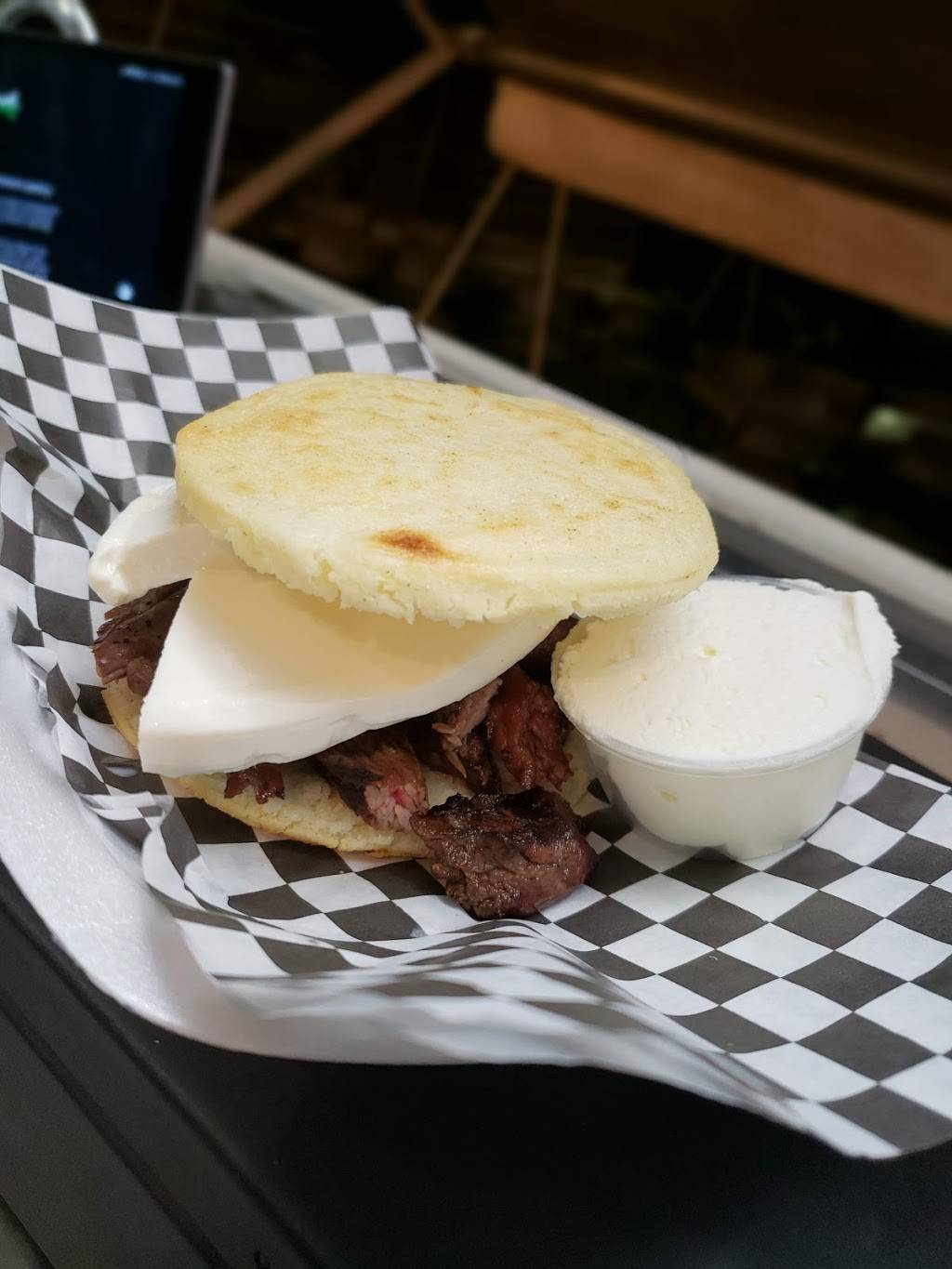 Frank Cachapas Doral /Latin American Food | restaurant | 8683 NW 66th St, Doral, FL 33166, USA | 7543173435 OR +1 754-317-3435