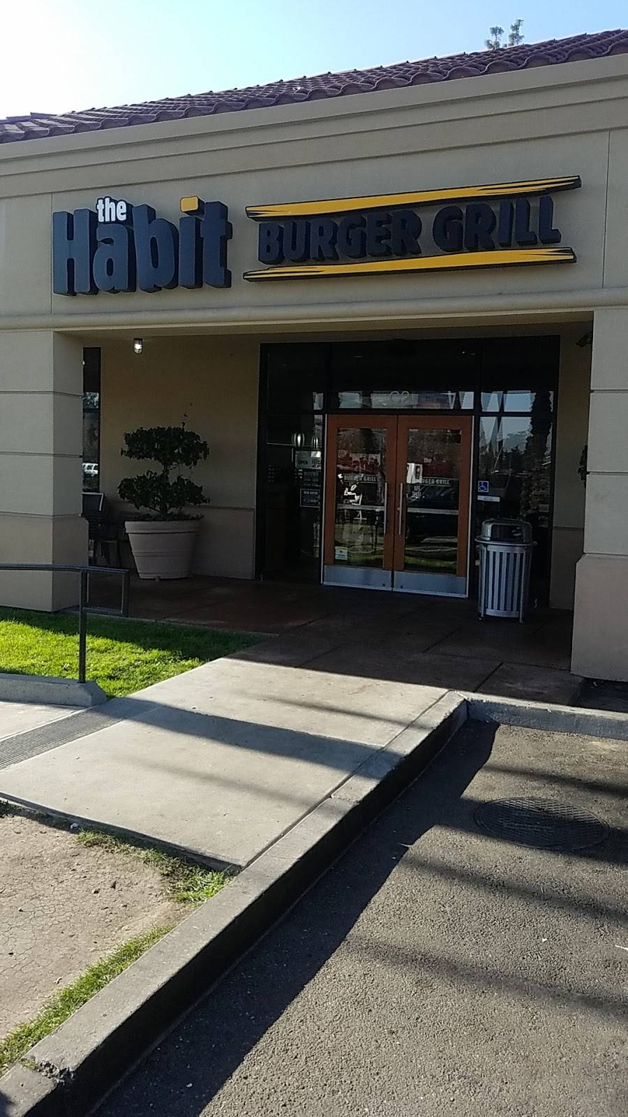 The Habit Burger Grill | meal takeaway | 2829 W March Ln, Stockton, CA 95219, USA | 2099551164 OR +1 209-955-1164