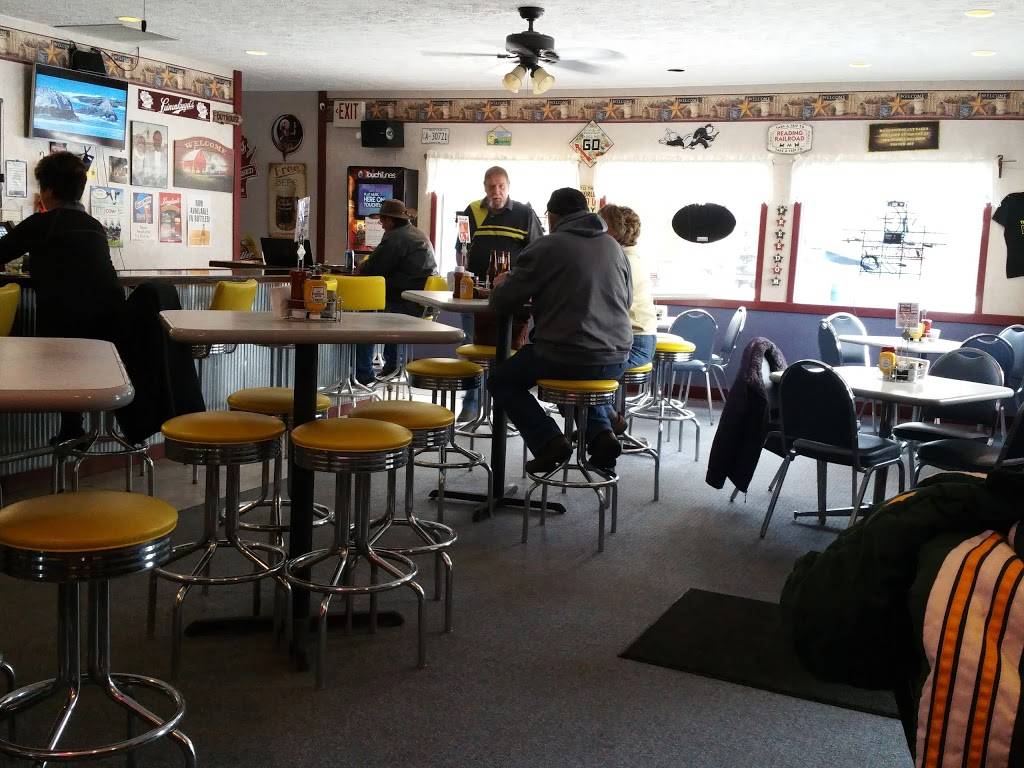 The Lil Farm Grill | restaurant | 10583 Gresylon Dr, Hayward, WI 54843, USA | 7159343276 OR +1 715-934-3276