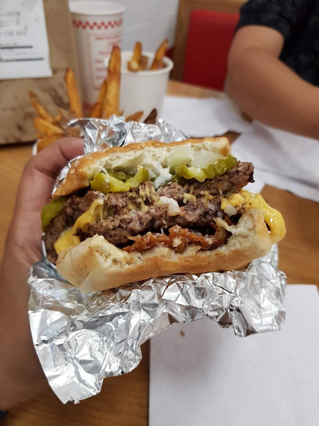 Five Guys | meal takeaway | 8324 International Dr, Orlando, FL 32819, USA | 4077302339 OR +1 407-730-2339