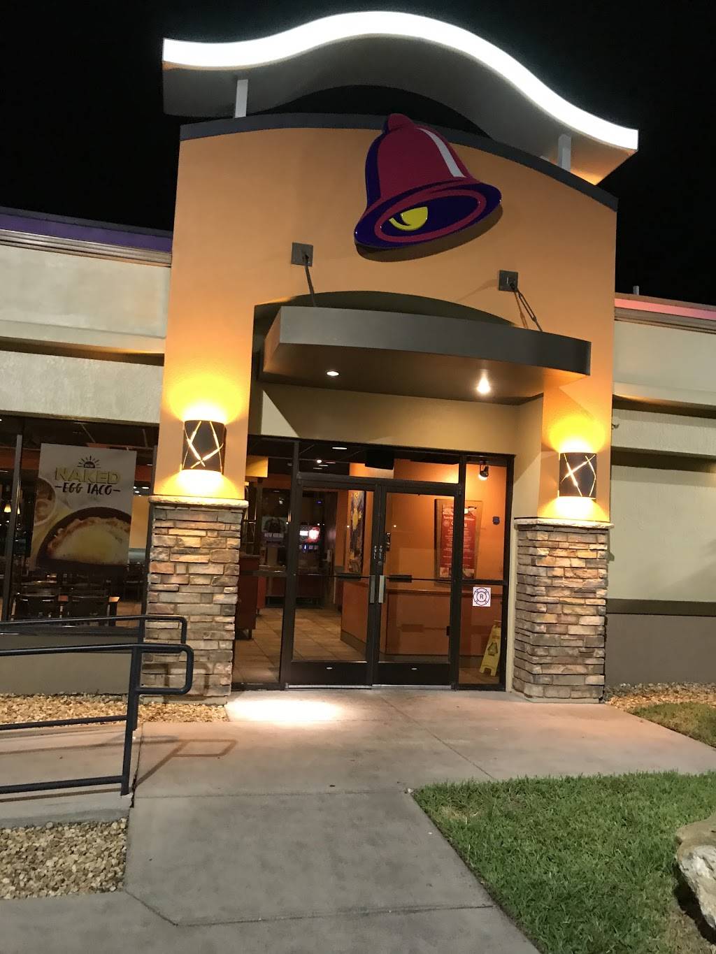 Taco Bell | meal takeaway | 307 E Main St, Apopka, FL 32703, USA | 4078840830 OR +1 407-884-0830