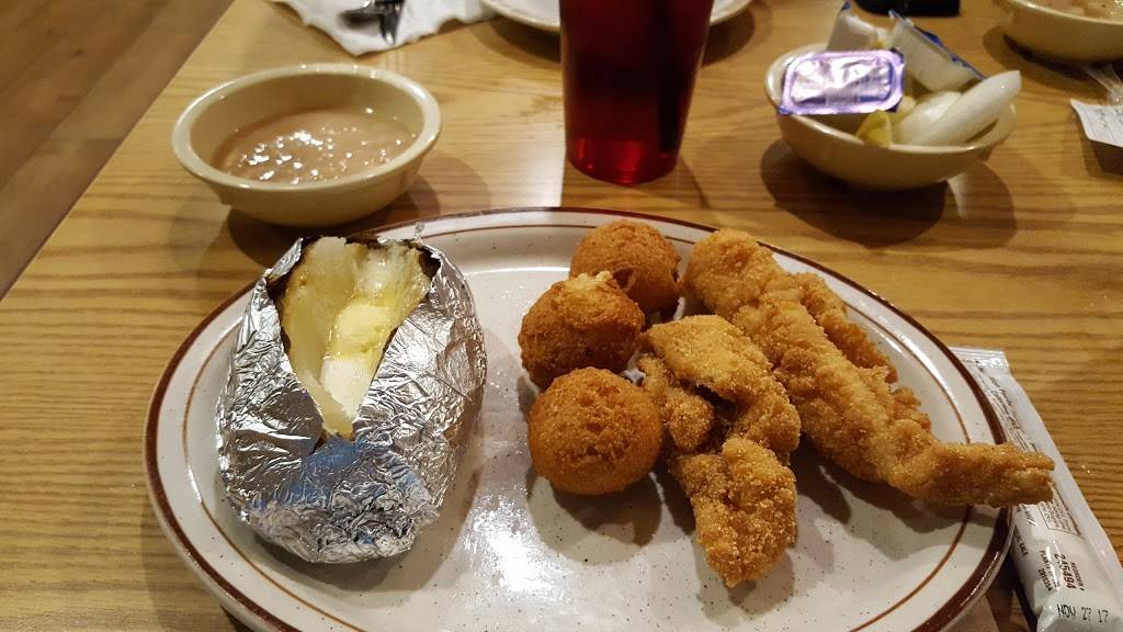 Country & Western Steak House | restaurant | 189 Extension St, Camden, TN 38320, USA | 7315843026 OR +1 731-584-3026