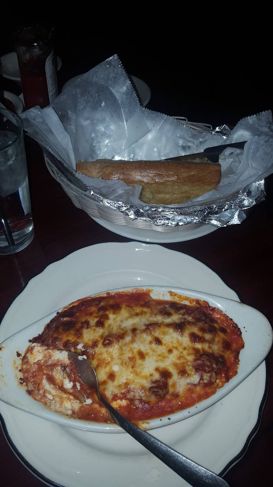 Mias | restaurant | 800 Clinton St, Waukesha, WI 53186, USA | 2625476504 OR +1 262-547-6504