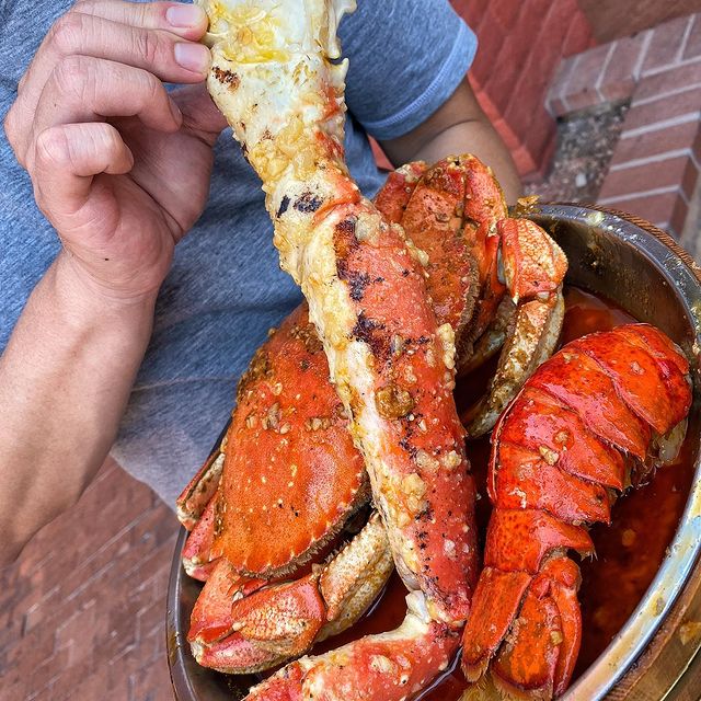 Krazy Cajun Seafood & Hibachi | restaurant | 24 W Camelback Rd UNIT H, Phoenix, AZ 85013, USA | 6022747219 OR +1 602-274-7219