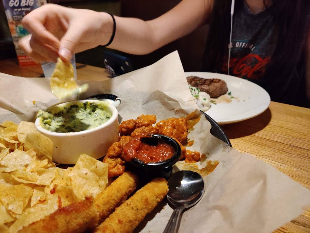 Applebees Grill + Bar | restaurant | 587 Al Henderson Blvd, Savannah, GA 31419, USA | 9129209199 OR +1 912-920-9199