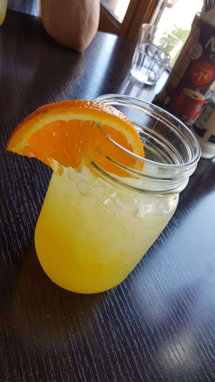 Restaurant Souvlaki 7 | restaurant | 239 Rue Principale, Saint-Sauveur, QC J0R 1R0, Canada | 4507443355 OR +1 450-744-3355