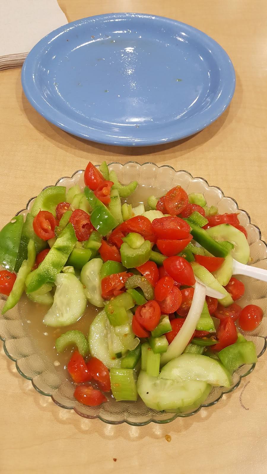 HomeTown Buffet | restaurant | 4700 Candlewood St, Lakewood, CA 90712, USA | 5626338874 OR +1 562-633-8874