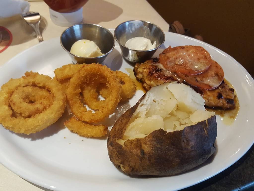 Ruby Tuesday | restaurant | 21301 Town Commons Dr, Estero, FL 33928, USA | 2394958672 OR +1 239-495-8672