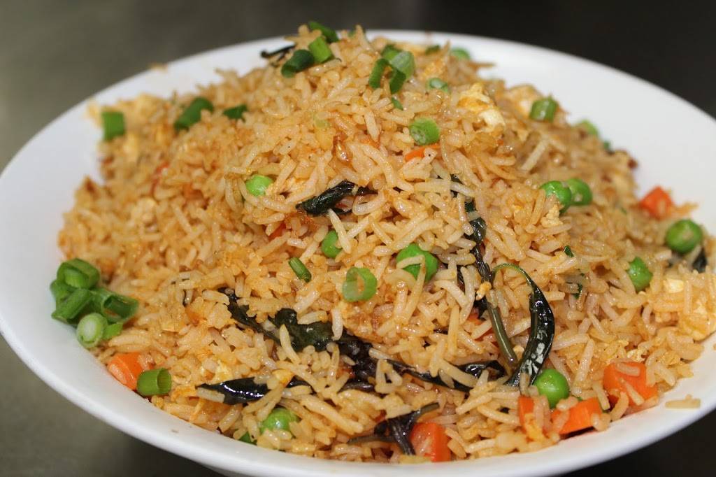 Hakka Chilli | meal takeaway | 4559 Hurontario St #12A, Mississauga, ON L4Z 3L9, Canada | 9057124370 OR +1 905-712-4370