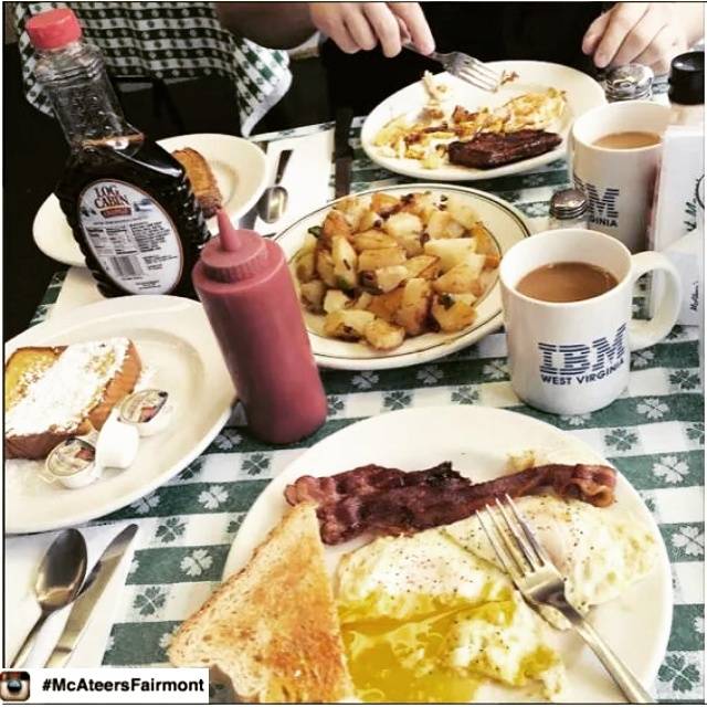 McAteers Restaurant | restaurant | 1316 Locust Ave, Fairmont, WV 26554, USA | 3043663158 OR +1 304-366-3158