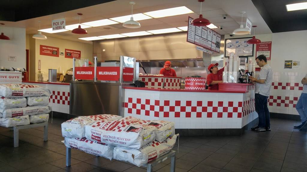 Five Guys | meal takeaway | 8606 Elm Fair Blvd, Tampa, FL 33610, USA | 8136236680 OR +1 813-623-6680