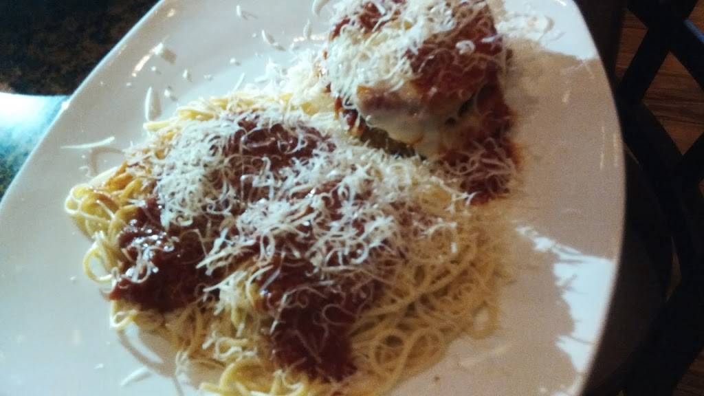 Moustos Pasta and Grill | restaurant | 1305 E Wood St, Paris, TN 38242, USA | 7314079155 OR +1 731-407-9155