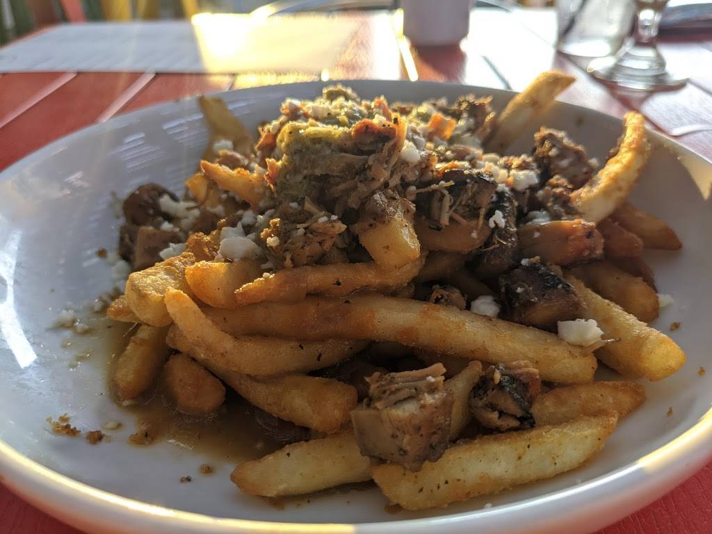 Quirks Great Neck | restaurant | 1336 N Great Neck Rd, Virginia Beach, VA 23454, USA | 7574811600 OR +1 757-481-1600