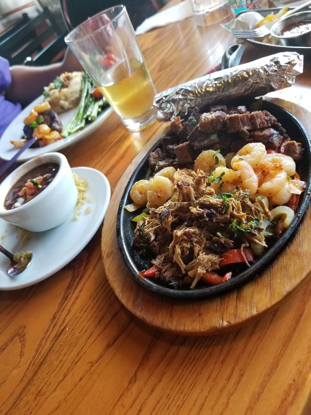 Chilis Grill & Bar | restaurant | 2240 Sun Ranch Village Loop SW, Los Lunas, NM 87031, USA | 5058664088 OR +1 505-866-4088