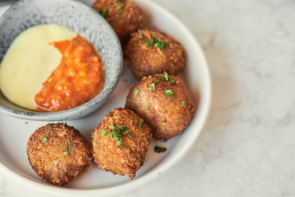 ADAMAE | restaurant | 1538 Sunset Blvd, Los Angeles, CA 90026, USA | 2132668001 OR +1 213-266-8001