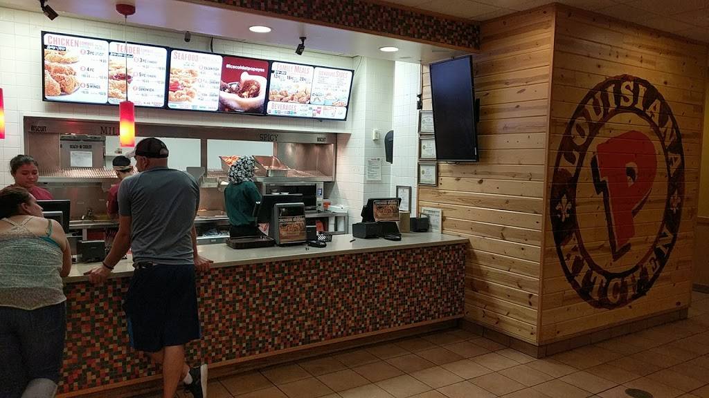 Popeyes Louisiana Kitchen | restaurant | 13860 Smoketown Rd, Woodbridge, VA 22192, USA | 7035805156 OR +1 703-580-5156