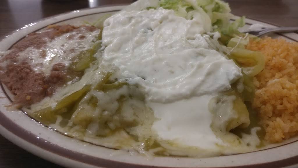 Avilas Mexican Food | restaurant | 6232 N Mesa St, El Paso, TX 79912, USA | 9155843621 OR +1 915-584-3621