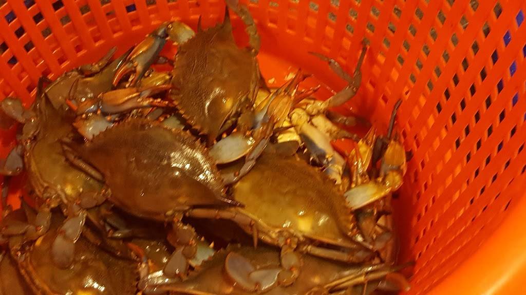 Crab Crib | restaurant | 5820 Johnnycake Rd # 100, Baltimore, MD 21207, USA | 4104556411 OR +1 410-455-6411