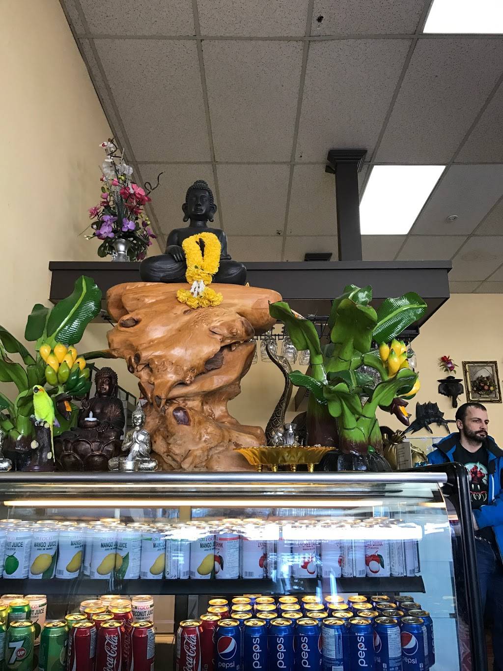 Phat Hong | restaurant | 360 Boulevard Arthur-Sauvé, Saint-Eustache, QC J7R 2J3, Canada | 4505986648 OR +1 450-598-6648