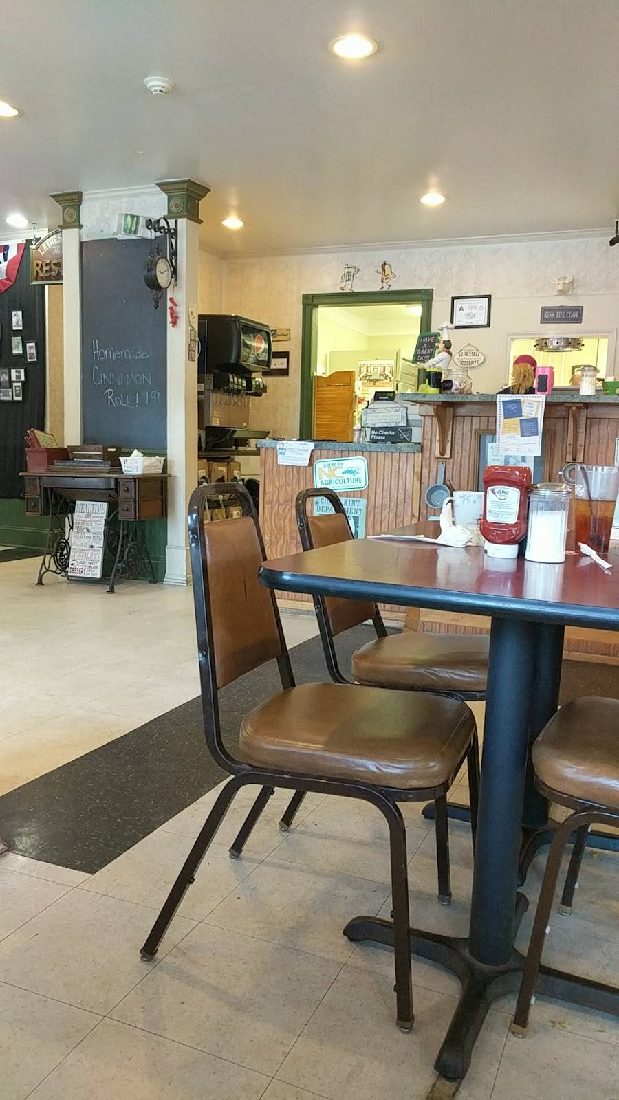 Sisters Cafe | restaurant | 685 Main St, Bunn, NC 27508, USA | 9194961219 OR +1 919-496-1219