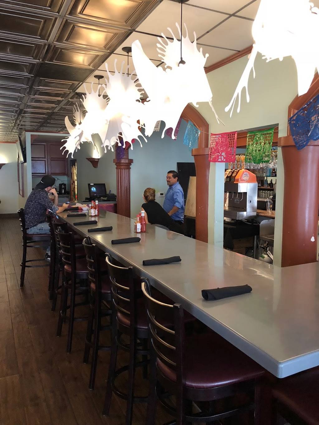 Mariscos La Sirenita | restaurant | 13727 Victory Blvd, Van Nuys, CA 91401, USA | 8183878285 OR +1 818-387-8285