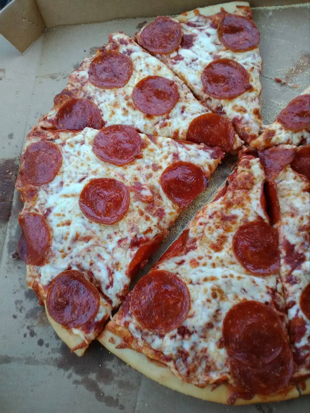 Little Caesars Pizza | meal takeaway | 2976 S Chase Ave, Milwaukee, WI 53207, USA | 4144810500 OR +1 414-481-0500