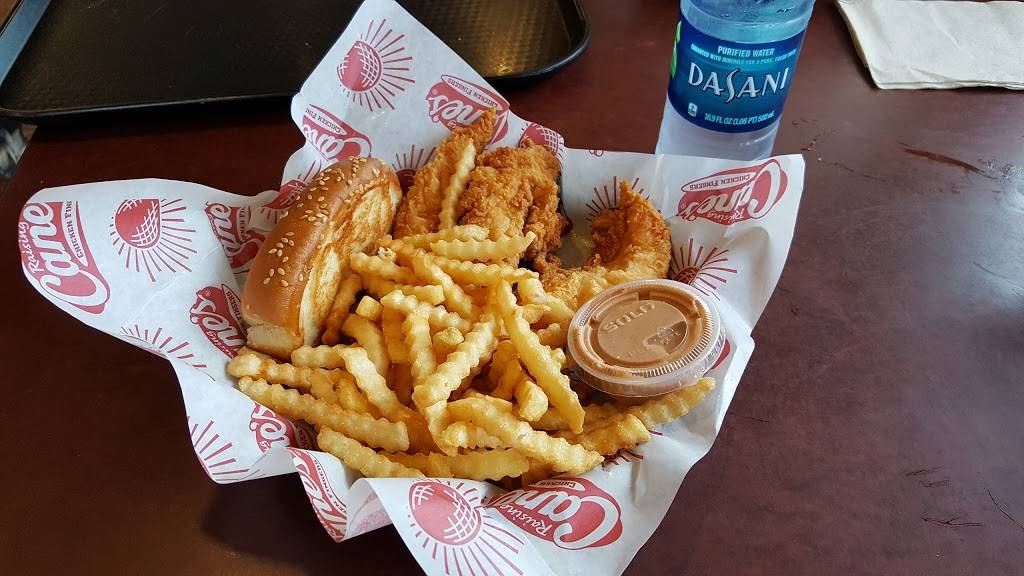 Raising Canes Chicken Fingers | meal takeaway | 8801 N Fwy Service Rd E, Fort Worth, TX 76177, USA | 8178477101 OR +1 817-847-7101
