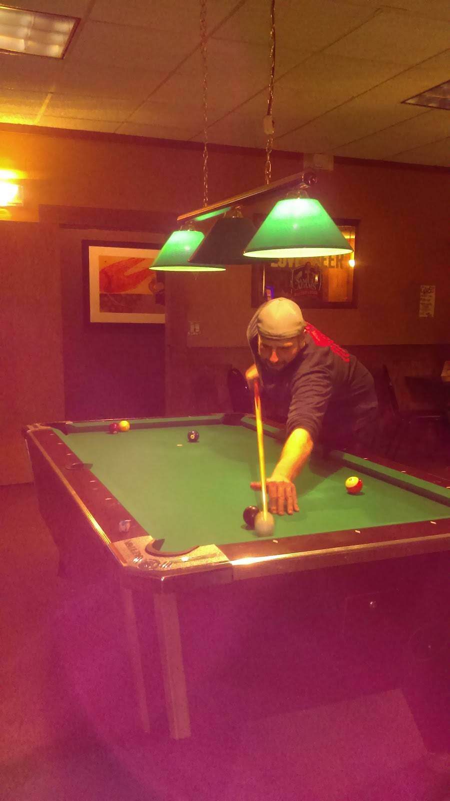 Gator Lounge | restaurant | 11081 E Michigan Ave, Battle Creek, MI 49014, USA | 2699642514 OR +1 269-964-2514