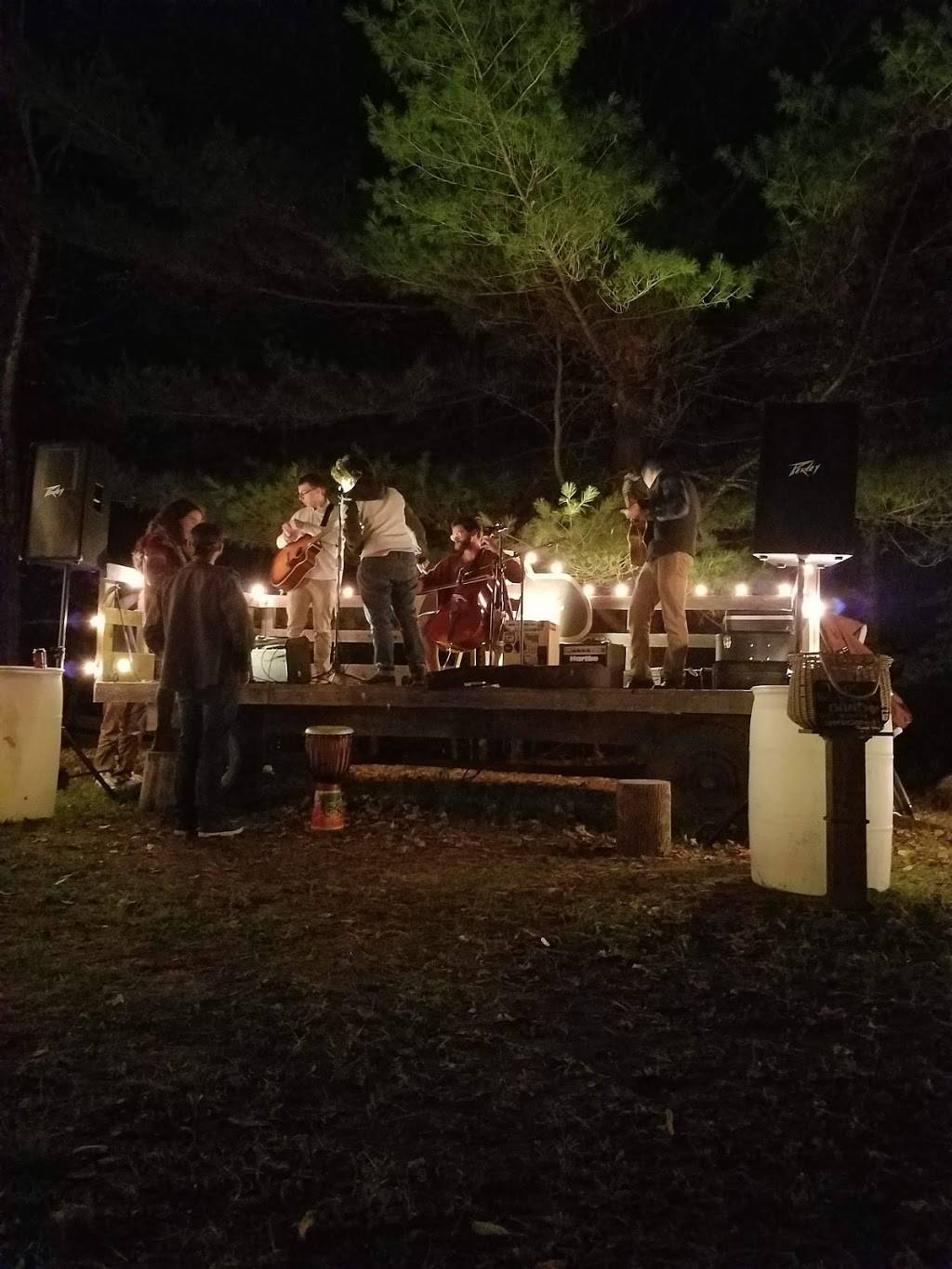 Old School Farm | restaurant | 303 Upper Woods Rd, Honesdale, PA 18431, USA | 5702531393 OR +1 570-253-1393