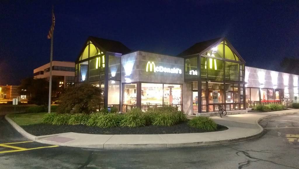 McDonalds | cafe | 27570 Chagrin Blvd, Woodmere, OH 44122, USA | 2163789933 OR +1 216-378-9933