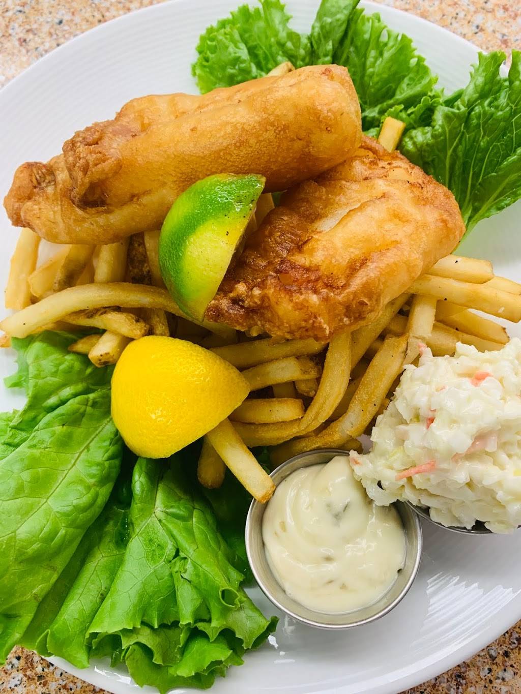 The Yacht Club | restaurant | 541 River Rd, Edgewater, NJ 07020, USA | 2019453300 OR +1 201-945-3300