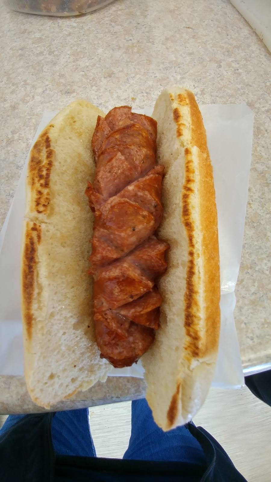 Fries on the Side | restaurant | 515 Main St N, Mount Forest, ON N0G 2L1, Canada | 5193135555 OR +1 519-313-5555