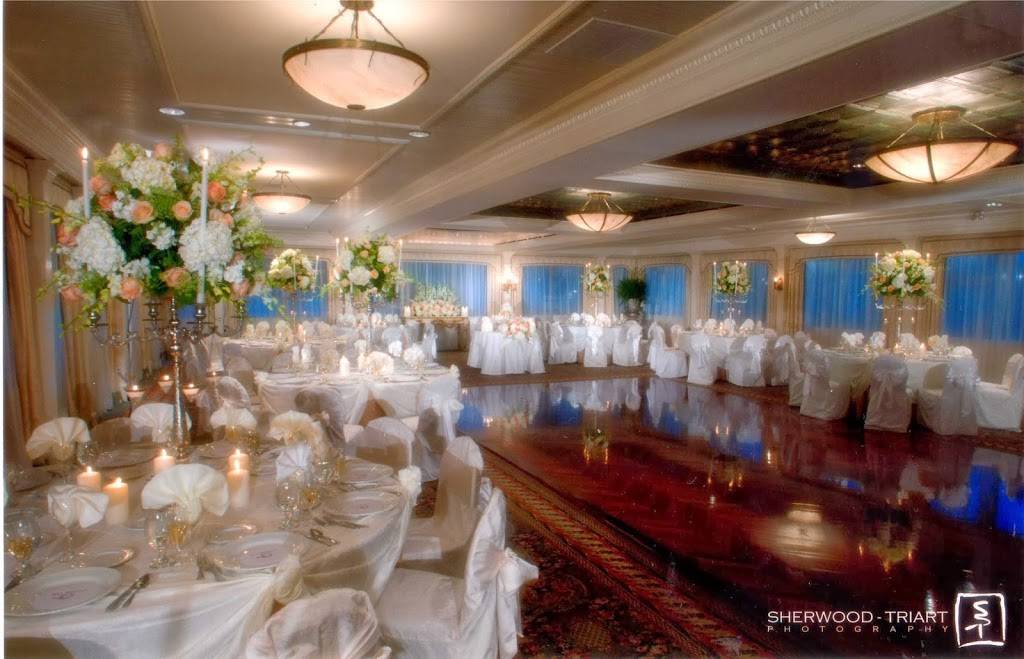 Scotto Brothers | restaurant | 40 Crossways Park Dr W #100, Woodbury, NY 11797, USA | 5163338777 OR +1 516-333-8777