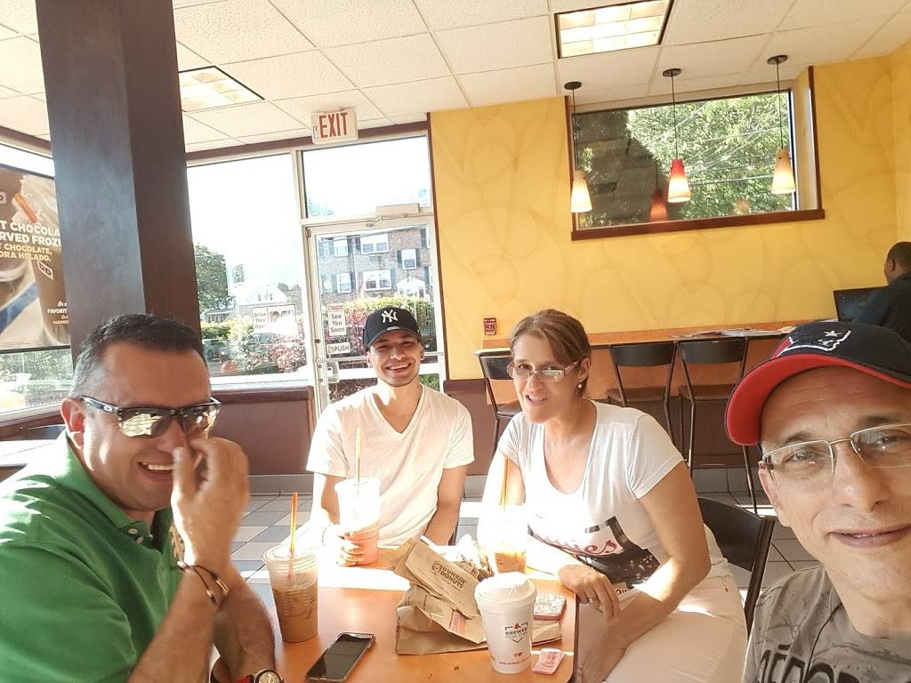 Dunkin | bakery | 188 Haverhill St, Methuen, MA 01844, USA | 9786888572 OR +1 978-688-8572