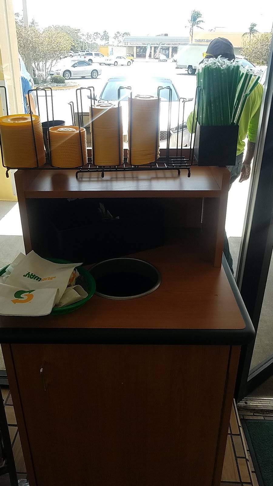 Subway | restaurant | 15600-21A San Carlos Blvd, Fort Myers, FL 33908, USA | 2394811636 OR +1 239-481-1636