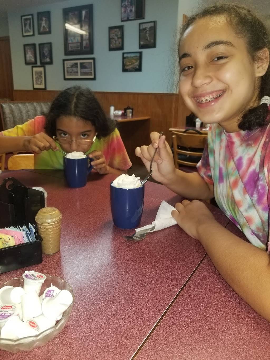 West End Grill | restaurant | 1000 Rockdale Ave, New Bedford, MA 02740, USA | 5089974396 OR +1 508-997-4396