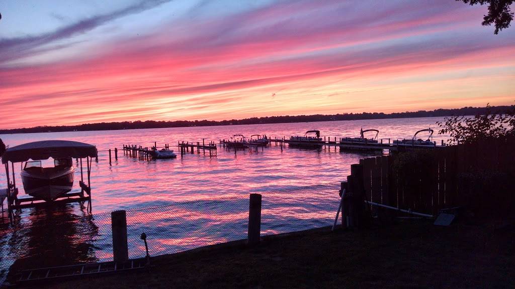 Resort of Fairmont Shore | restaurant | 37641 N Lake Shore Dr, Lake Villa, IL 60046, USA | 8474974500 OR +1 847-497-4500