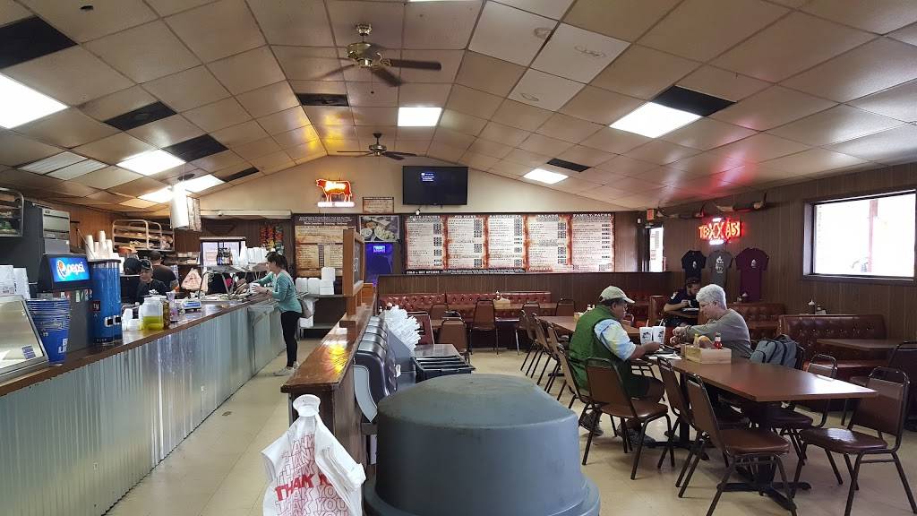 Lockhart Chisholm Trail BBQ | restaurant | 1323 S Colorado St, Lockhart, TX 78644, USA | 5123986027 OR +1 512-398-6027