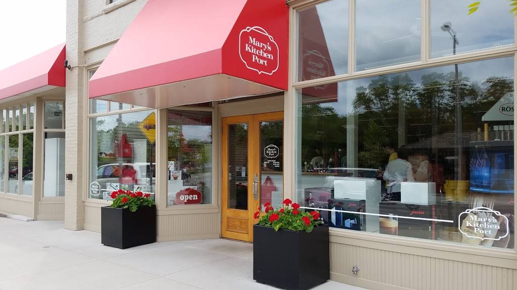 Marys Kitchen Port | restaurant | 539 W Front St, Traverse City, MI 49684, USA | 2319410525 OR +1 231-941-0525