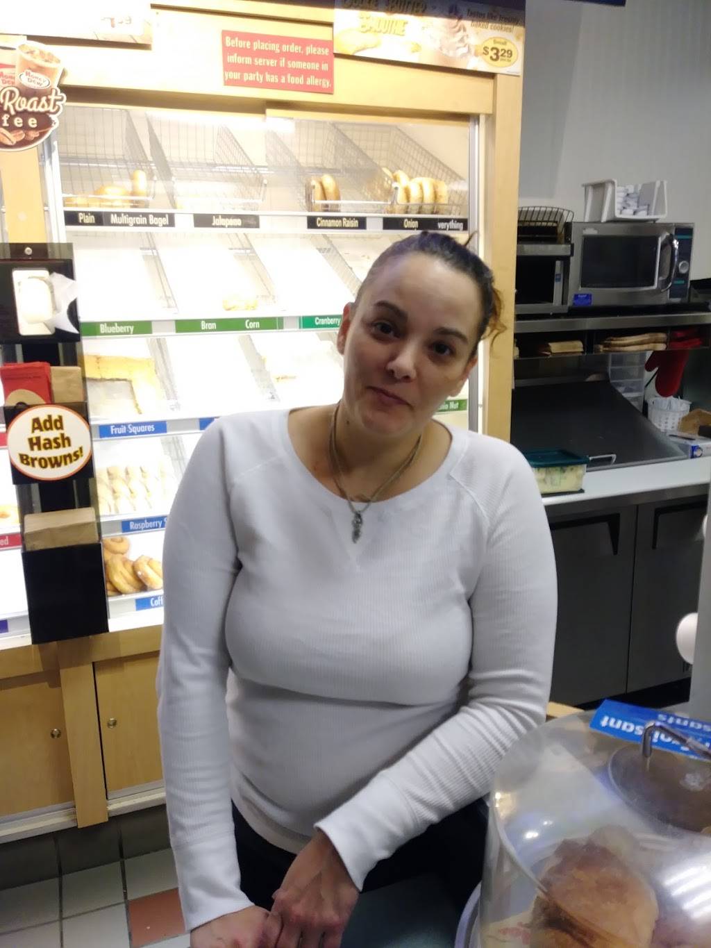 Honey Dew Donuts | bakery | 690 Oaklawn Ave, Cranston, RI 02920, USA | 4019465450 OR +1 401-946-5450