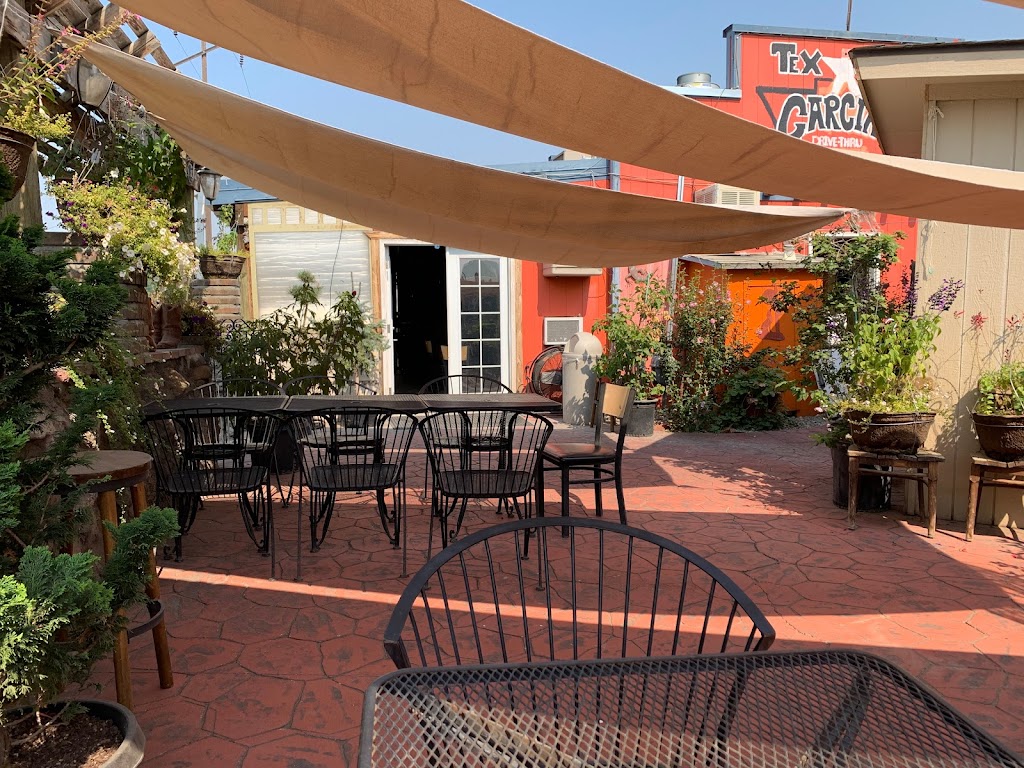 Garcias Drive Thru | restaurant | 1027 Wine Country Rd, Grandview, WA 98930, USA | 5098820239 OR +1 509-882-0239