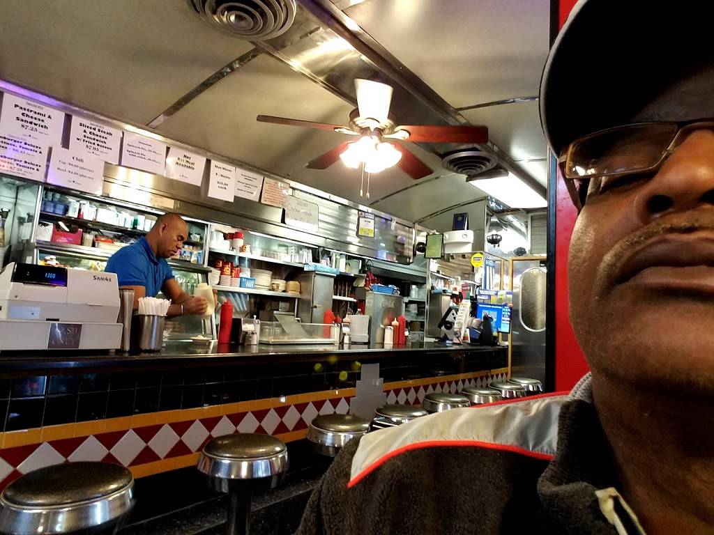 Star Diner | restaurant | 66 E Post Rd, White Plains, NY 10601, USA | 9146848702 OR +1 914-684-8702