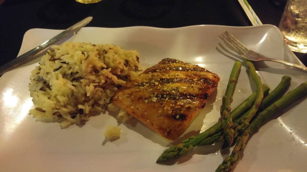 Muggsys Fine Dining | restaurant | 230 S Mauvaisterre St, Jacksonville, IL 62650, USA | 2172450641 OR +1 217-245-0641