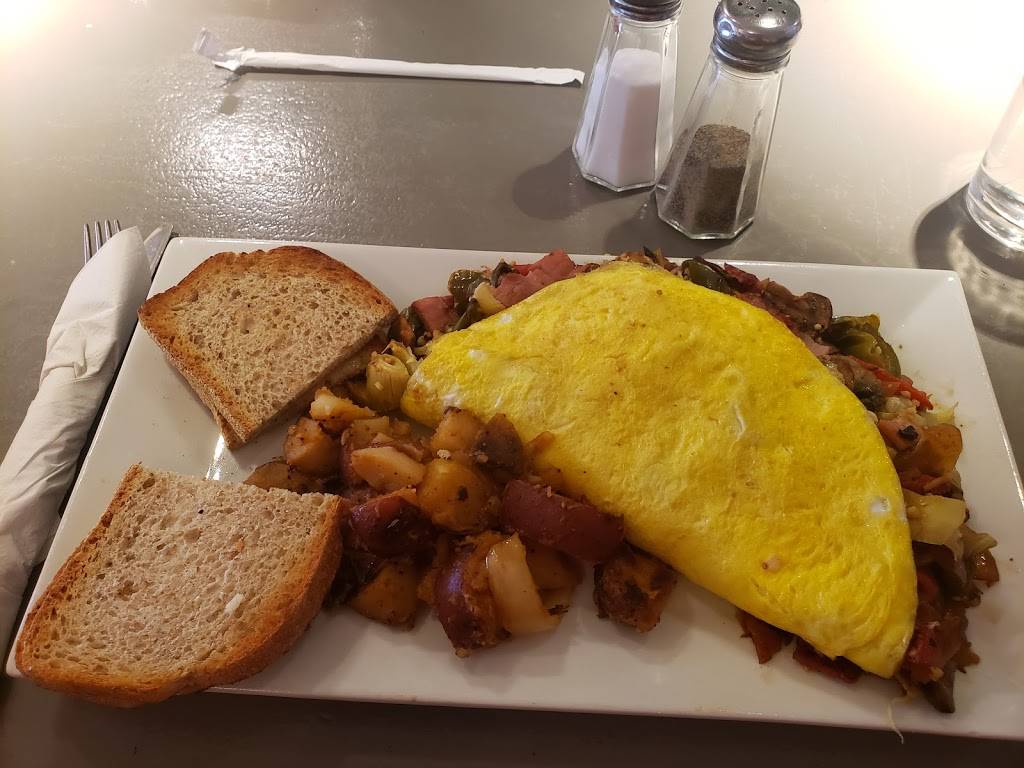 Wallingford Center Street Luncheonette | restaurant | 18 Center St, Wallingford, CT 06492, USA | 2032693447 OR +1 203-269-3447