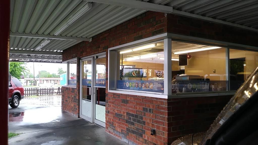 Beacon Drive Inn | restaurant | 1054 N York St, Muskogee, OK 74403, USA | 9186871761 OR +1 918-687-1761