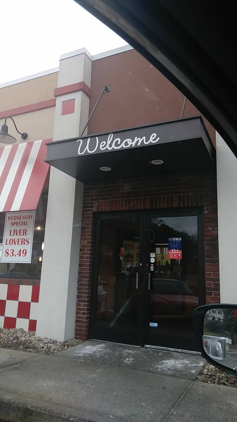 KFC | restaurant | 3300 E Cumberland Rd, Bluefield, WV 24701, USA | 3043257858 OR +1 304-325-7858