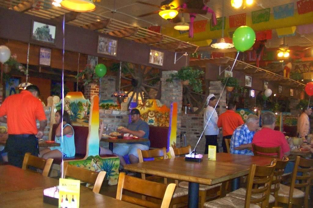 7 Leguas Mexican Restaurant | restaurant | 15949 TX-105 Ste #66, Montgomery, TX 77356, USA | 9365585056 OR +1 936-558-5056