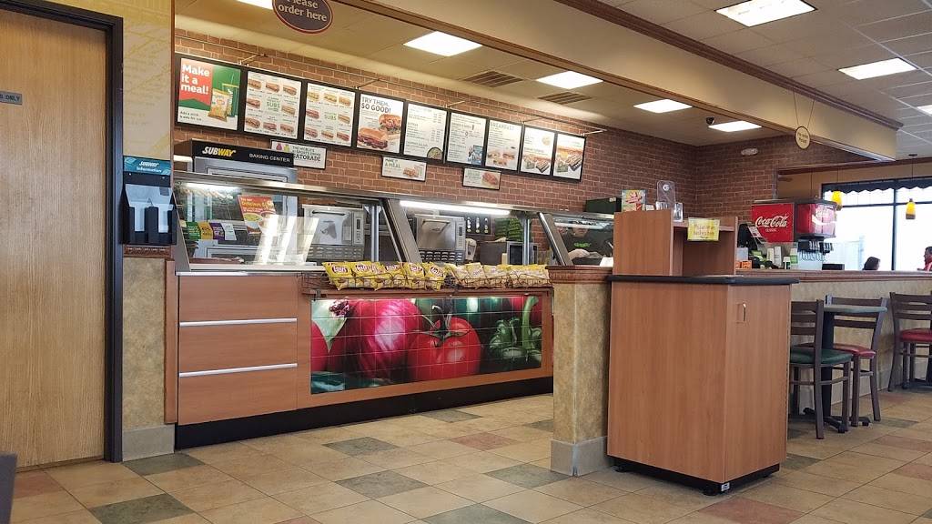 Subway Restaurants | restaurant | N1723 Hyacinth Ln, Greenville, WI 54942, USA | 9207571144 OR +1 920-757-1144
